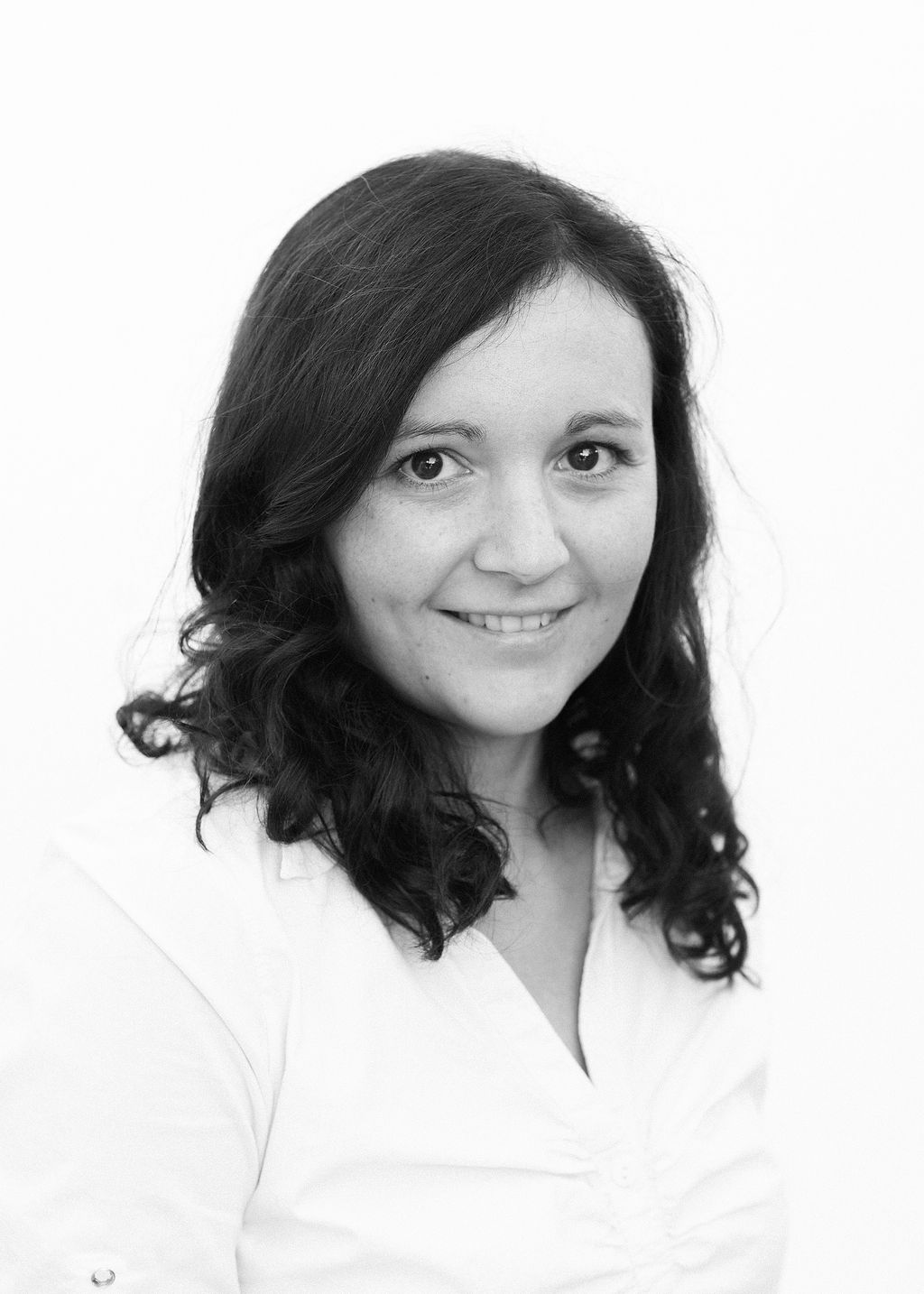 Bild zeigt Mitarbeiterin Alexandra Dollinger, Steuerberaterin